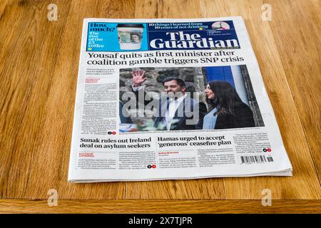 30. April 2024. Guardian sagt, Yousaf begibt sich als erster Minister, nachdem das Koalitionsspiel die SNP-Krise auslöst. Stockfoto