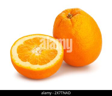 In Scheiben geschnittener kalabrischer ovaler blonder Orangenpfad isoliert auf weiß Stockfoto