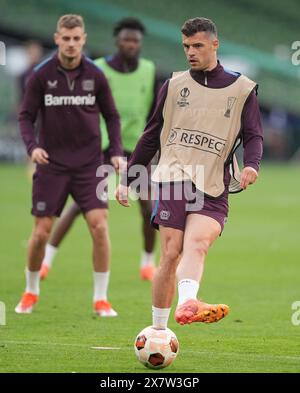 Bayer Leverkusens Granit Xhaka (rechts) während eines Trainings im Aviva Stadium in Dublin vor dem Finale der UEFA Europa League am Mittwoch. Bilddatum: Dienstag, 21. Mai 2024. Stockfoto