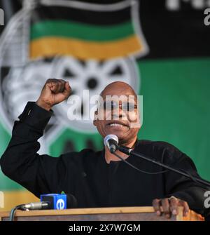 Langa, Kapstadt ANC - Afrikanischer Nationalkongress - Anführer Jacob Zuma sprach bei einer Rallye im Langa Stadium in Kapstadt am 9. November 2008. Menschenmassen versammelten sich zur Unterstützung von Zuma Photo ©Eric Miller emiller@iafrica.co.za Distribution von African Pictures Stockfoto