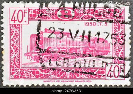 Gestempelte Briefmarke, gedruckt von Belgien, die Lokomotive Typ 5, 1935, um 1949 zeigt. Stockfoto