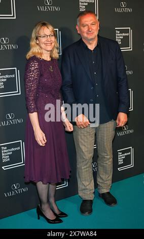 LONDON, ENGLAND – 21. MAI 2024: Übersetzerin Angela Rodel und Georgi Gospodinov – Autor; Gewinner des International Booker Prize 2023 nimmt an der Ankündigung des International Booker Prize 2024 bei der Tate Modern in London Teil. Quelle: Siehe Li/Picture Capital/Alamy Live News Stockfoto