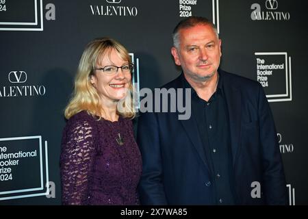 LONDON, ENGLAND – 21. MAI 2024: Übersetzerin Angela Rodel und Georgi Gospodinov – Autor; Gewinner des International Booker Prize 2023 nimmt an der Ankündigung des International Booker Prize 2024 bei der Tate Modern in London Teil. Quelle: Siehe Li/Picture Capital/Alamy Live News Stockfoto