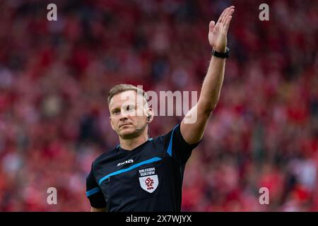 Lodz, Polen. Mai 2024. Schiedsrichter Piotr Lasyk wurde während des Spiels zwischen Widzew Lodz und Lech Poznan in der polnischen PKO Ekstraklasa League im Widzew Lodz Municipal Stadium gesehen. Endergebnis: Widzew Lodz 1:1 Lech Poznan. (Foto: Mikolaj Barbanell/SOPA Images/SIPA USA) Credit: SIPA USA/Alamy Live News Stockfoto