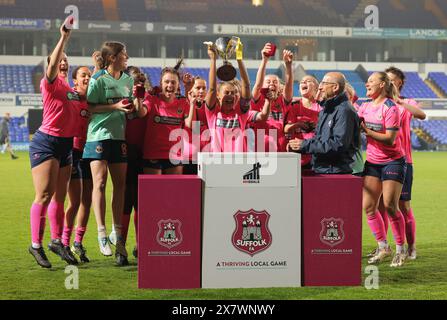 Ipswich, Großbritannien. Mai 2024. Ipswich, England, 21. Mai 2024: Action beim Finale des MH Goals Suffolk Womens Cup zwischen AFC Sudbury und Stowupland Falcons in der Portman Road (Promediapix/SPP) Credit: SPP Sport Press Photo. /Alamy Live News Stockfoto