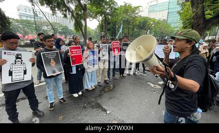 Medan, Indonesien. Mai 2024. Indonesische Journalisten hielten am 21. Mai 2024 eine Demonstration in Medan ab, Indonesien, um den Gesetzesentwurf (RUU) Nr. 32/2002 über den Rundfunk abzulehnen, der als Behinderung der journalistischen Pflichten und der Pressefreiheit angesehen wird. (Foto: Hendro Budiman/INA Photo Agency/SIPA USA) Credit: SIPA USA/Alamy Live News Stockfoto