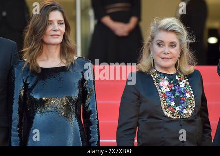 CANNES, FRANKREICH - 21. MAI: Chiara Mastroianni, Catherine Deneuve des Films "Marcello Mio" bei der 77. Ausgabe der Filmfestspiele in Cannes, Südfrankreich, am 21. Mai 2024. Stockfoto