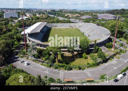 Rom, Italien. Mai 2024. (ANMERKUNG DER REDAKTION: Bild von einer Drohne) aus der Vogelperspektive des Flaminio-Stadions in Rom. Nach 13 Jahren der Aufgabe hat der lange Prozess für die Sanierung des Flaminio-Stadions in Rom begonnen. Es ist ein Rennen, aber Lazio scheint der Favorit zu sein. Eine Aufwendung von 250 Millionen Euro für das nächste Stadion von Lazio: Eine Modernisierung des Flaminio, die von 24 Tausend auf 50 Tausend Sitze und neue Stände der Anlage gehen wird. (Foto: Stefano Costantino/SOPA Images/SIPA USA) Credit: SIPA USA/Alamy Live News Stockfoto