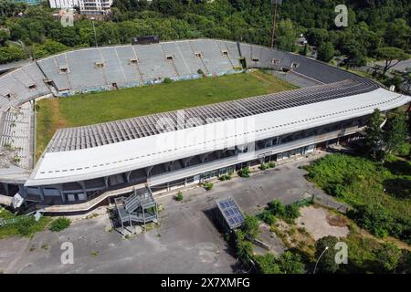 Rom, Italien. Mai 2024. (ANMERKUNG DER REDAKTION: Bild von einer Drohne) aus der Vogelperspektive des Flaminio-Stadions in Rom. Nach 13 Jahren der Aufgabe hat der lange Prozess für die Sanierung des Flaminio-Stadions in Rom begonnen. Es ist ein Rennen, aber Lazio scheint der Favorit zu sein. Eine Aufwendung von 250 Millionen Euro für das nächste Stadion von Lazio: Eine Modernisierung des Flaminio, die von 24 Tausend auf 50 Tausend Sitze und neue Stände der Anlage gehen wird. (Foto: Stefano Costantino/SOPA Images/SIPA USA) Credit: SIPA USA/Alamy Live News Stockfoto