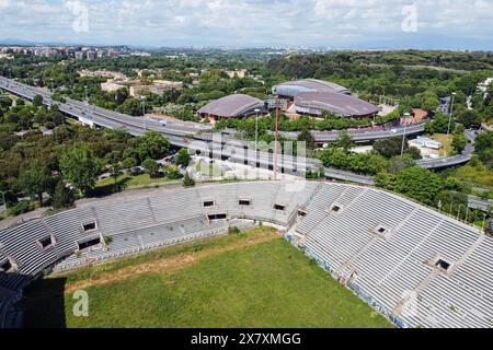 Rom, Italien. Mai 2024. (ANMERKUNG DER REDAKTION: Bild von einer Drohne) aus der Vogelperspektive des Flaminio-Stadions in Rom. Nach 13 Jahren der Aufgabe hat der lange Prozess für die Sanierung des Flaminio-Stadions in Rom begonnen. Es ist ein Rennen, aber Lazio scheint der Favorit zu sein. Eine Aufwendung von 250 Millionen Euro für das nächste Stadion von Lazio: Eine Modernisierung des Flaminio, die von 24 Tausend auf 50 Tausend Sitze und neue Stände der Anlage gehen wird. (Foto: Stefano Costantino/SOPA Images/SIPA USA) Credit: SIPA USA/Alamy Live News Stockfoto