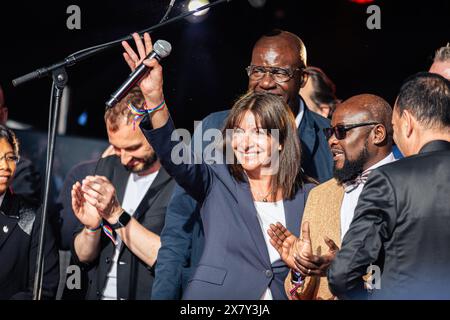 17. Mai 2024, Paris, Frankreich: Anne Hidalgo, Pariser Bürgermeisterin, Eröffnung der Veranstaltung „Bal de L'Amour“ (Liebesball) auf dem Pariser Rathausplatz. Das Pariser Rathaus organisierte die zweite Ausgabe von „Bal de L’Amour“ (Liebesball) auf dem Platz des Rathauses. Veranstaltung, die den Internationalen Tag gegen Homophobie, Biphobie, Transphobie und Lesbophobie (IDAHOT/IDAHOBIT) markiert und vorgibt, LGBTQIA Kunst- und Musikkultur zu feiern. Das Pariser Rathaus organisierte die zweite Ausgabe von „Bal de L’Amour“ (Liebesball) auf dem Rathausplatz. Dieses Ereignis war der Internationale Tag gegen Homophobie, Stockfoto