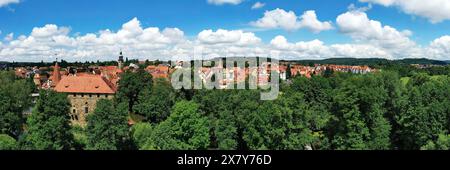 Blick aus der Vogelperspektive auf Lauf an der Pegnitz mit Blick auf die historische Altstadt. Lauf an der Pegnitz, Mittelfranken, Bayern, Deutschland, Europa Stockfoto