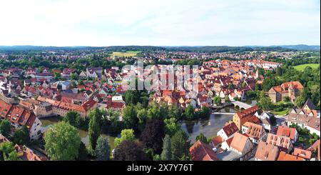 Blick aus der Vogelperspektive auf Lauf an der Pegnitz mit Blick auf die historische Altstadt. Lauf an der Pegnitz, Mittelfranken, Bayern, Deutschland, Europa Stockfoto
