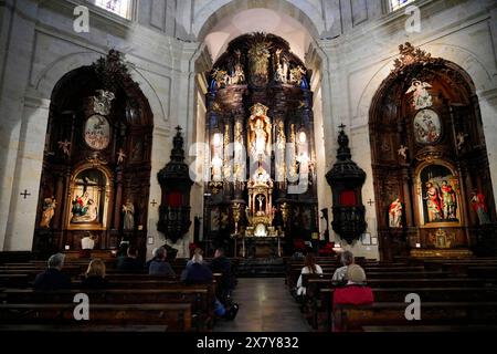 Iglesia San Nicolas de Bari, barocke Kircheneinrichtung mit aufwendig gestaltetem Altar und Heiligenbildern, Altstadt, Bilbao, Baskenland, Spanien, Eu Stockfoto