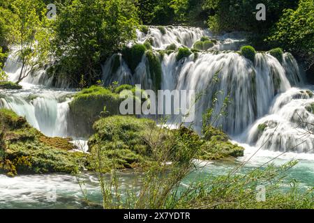 Der Wasserfall Skradinski Buk im Nationalpark Krka, Kroatien, Europa | Wasserfall Skradinski Buk im Nationalpark Krka, Kroatien, Europa Stockfoto