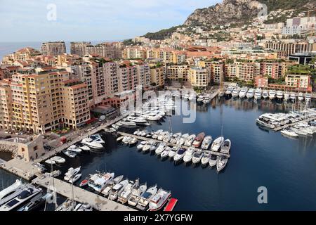 Monaco, Monaco - 02.10.2022: Stadtteil Fontvieille im westlichen Teil des Fürstentums Monaco. Stockfoto