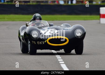 Oliver Mathai, Jaguar C-Type, Peter Collins Trophy, ein Rennen mit einem Fahrer von 25 Minuten für Sportwagen, die typischerweise konkurrieren Stockfoto