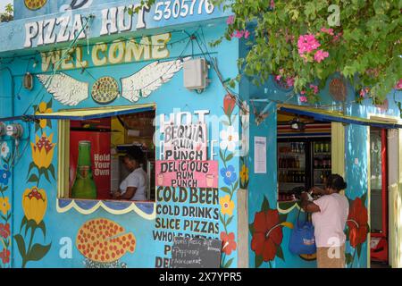 Pizza Hut Pizzastand in Port Elizabeth, Bequia Island, St. Vincent & die Grenadinen, Karibik Stockfoto