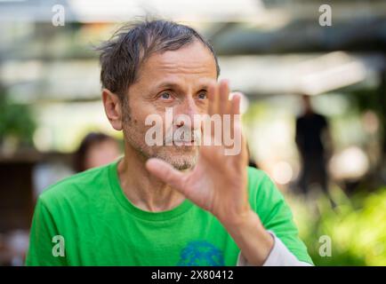 Comickünstler Franz Suess am Mittwoch, 15. Mai 2024, im Interview mit der Presseagentur APA Österreich in Wien. , . Quelle: APA-PictureDesk/Alamy Live News Stockfoto