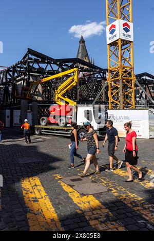 Entladung einer Hubarbeitsbühne auf der Baustelle des MiQua, Jüdisches Museum im Archäologischen Viertel Köln vor dem Hi Stockfoto