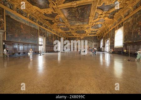 Venedig, Italien - 17. Mai 2024: Architektonische Details im Palazzo Ducale in Venedig. Stockfoto