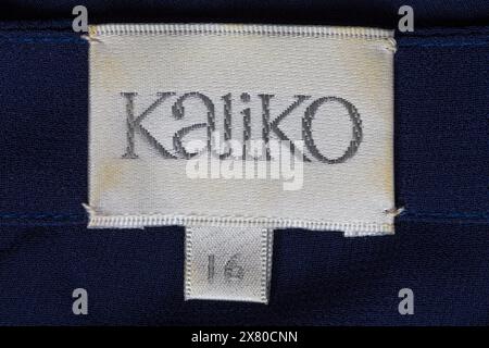 Kaliko-Label in Damenbekleidung Größe 16 Stockfoto