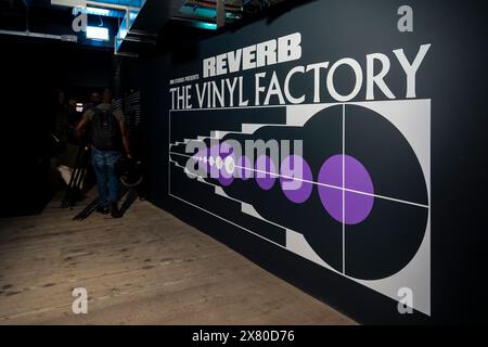 London, Großbritannien. 22. Mai 2024. Ausstellungsbesuch. Vorschau auf „The Vinyl Factory – REVERB“, eine große multimediale Ausstellung, die sich mit der Verschmelzung von Kunst und Musik befasst, und die größte Show ihrer Art mit ortsspezifischen audiovisuellen Installationen und klanglichen Erlebnissen, die von der Vinyl Factory in Auftrag gegeben wurden. Die Ausstellung findet in den 180 Studios in 180 The Strand vom 23. Mai bis 28. September statt. Quelle: Stephen Chung / Alamy Live News Stockfoto