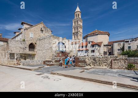 KROATIEN, SPLIT, SV. ANDRIJA DE FENESTRIS UND KATHEDRALE VON ST. DOMNIUS Stockfoto