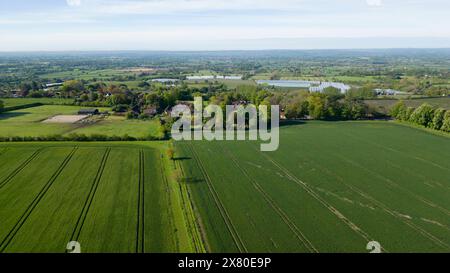 Aus der Vogelperspektive auf Farmland in der Nähe des Dorfes Chart Sutton, Maidstone, Kent, Großbritannien. Stockfoto