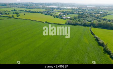 Aus der Vogelperspektive auf den Weald of Kent in der Nähe des Dorfes Boughton Monchelsea, Maidstone, Kent, Großbritannien. Stockfoto