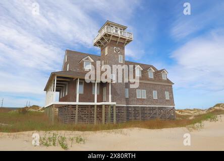 Die historische Station Oregon Inlet zur Rettung des Lebens auf der Insel Pea Island in der Nähe von Rodanthe, am äußeren Ufer von North Carolina Stockfoto