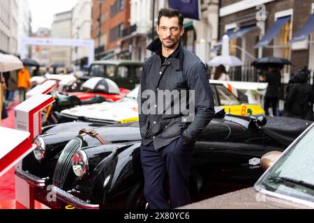 NUR David Gandy nimmt am dritten jährlichen Concours on Savile Row in London Teil. Bilddatum: Mittwoch, 22. Mai 2024. Da die Straße mit rotem Teppich bedeckt und für den Verkehr gesperrt ist, zeigt die zweitägige Veranstaltung britischen Stil und die Handwerkskunst der Schneidereien von Savile Row sowie seltene Autos und Live-Gespräche. Das Foto sollte lauten: David Parry/PA Media Assignments Stockfoto