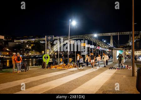 Am frühen Abend Av. De Diogo leite, Vila Nova de Gaia, Portugal Stockfoto