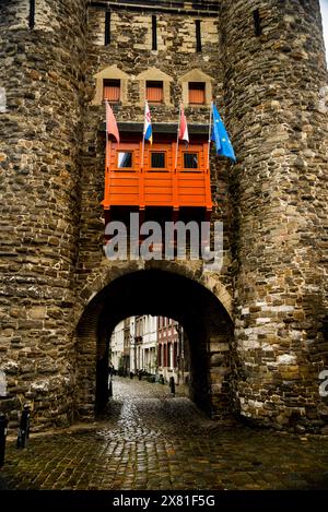 Hell's Gate, Helpoort, Teil der mittelalterlichen Stadtmauer von Maastricht, Niederlande. Stockfoto