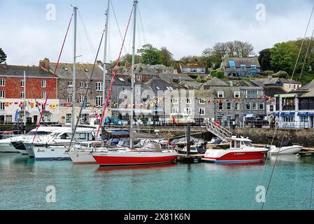 Der farbenfrohe Hafen in Padstow North Cornwall England Großbritannien Stockfoto