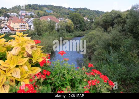 Der Fluss Kocher in Ernsbach, Hohenlohe, Baden-Württemberg, Deutschland, Europa Stockfoto