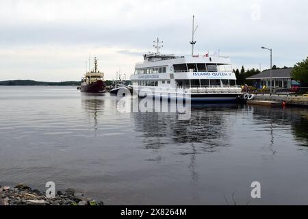 Vertäute Schiffe am Jetty am Parry Sound Harbour, Georgian Bay, Ontario, Kanada Stockfoto