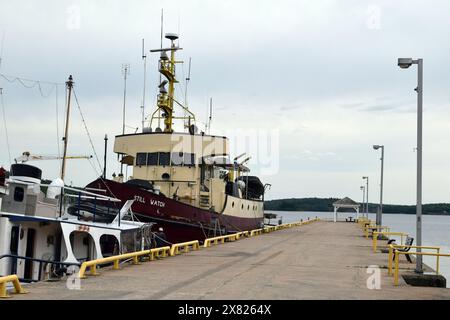 Vertäute Schiffe am Jetty am Parry Sound Harbour, Georgian Bay, Ontario, Kanada Stockfoto