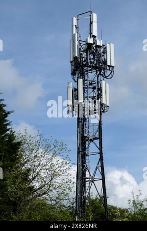 Mobie-Telefonmastantenne am Stadtrand von Bristol UK Stockfoto