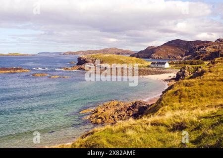 Clashnessie Bay, Stoer, Assynt, Sutherland, Scottish Highlands, auf der Nordküste 500, an einem ruhigen Spätsommertag. Stockfoto