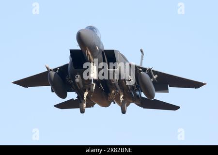 F-15E Strike Eagle aus dem 48. Jagdflügel landet auf seiner Heimatbasis von RAF Lakenheath. Stockfoto
