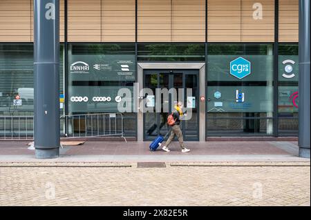 Anderlecht, Hauptstadtregion Brüssel, Belgien - 18. Mai 2024 - Fassade der nro für Gleichberechtigung Unia, Kampf gegen Armut und nationale Menschenrechte Stockfoto