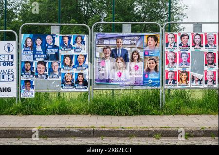 Berchem Sainte Agathe, Region Brüssel-Hauptstadt, Belgien, 18. Mai 2024 - Reklametafeln für die belgischen Wahlen 2024 Stockfoto