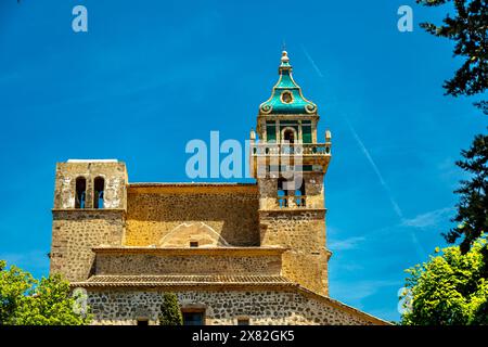 Kurzer Zwischenstopp in der schönen kleinen Stadt Valldemossa im Nordwesten der Insel Serra de Tramuntana Region - Mallorca - Spanien Stockfoto