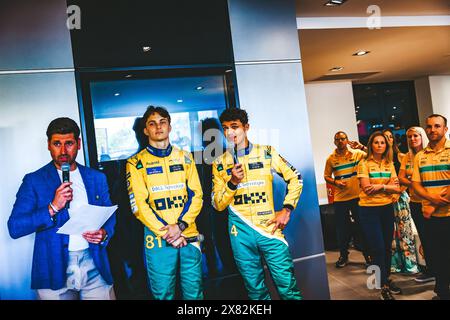 © SPORTPIXPRESS/MAXPPP, Monaco. Mai 2024. MAGAZINPRÄSENTATION MCLAREN SENNA VON OKX - MCLAREN GP MONACO McLaren Store norris (lando) - (mclaren f1) und piastri (oscar) - (mclaren) während der Präsentation Credit: MAXPPP/Alamy Live News Stockfoto