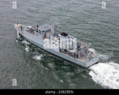 Das ukrainische Minenschiff Tschernihiw (M310). Die Sandown-Klasse SRMH ist die ehemalige HMS Grimsby. Stockfoto