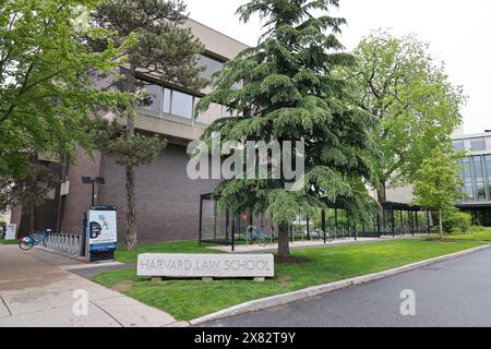 Cambridge Massachusetts MA - Schild der Harvard Law School und Campus-Gebäude Stockfoto