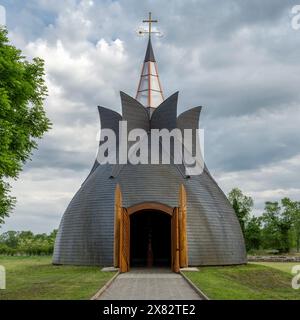 Millennial Memorial Building entworfen von Imre Makovecz, Zalavar, Ungarn Stockfoto