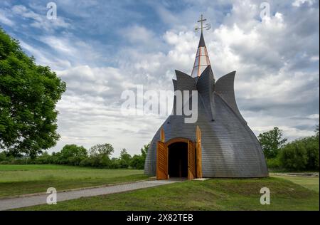 Millennial Memorial Building entworfen von Imre Makovecz, Zalavar, Ungarn Stockfoto