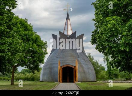 Millennial Memorial Building entworfen von Imre Makovecz, Zalavar, Ungarn Stockfoto